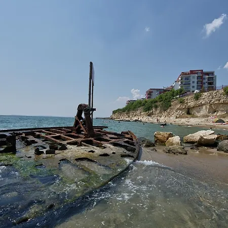 Ξενοδοχείο με διαμερίσματα Marina And Panorama 2*